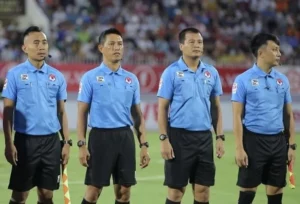 Trợ Lý Trọng Tài Bóng Đá Và Vai Trò Không Thể Thiếu Trên Sân Cỏ Hiện Đại